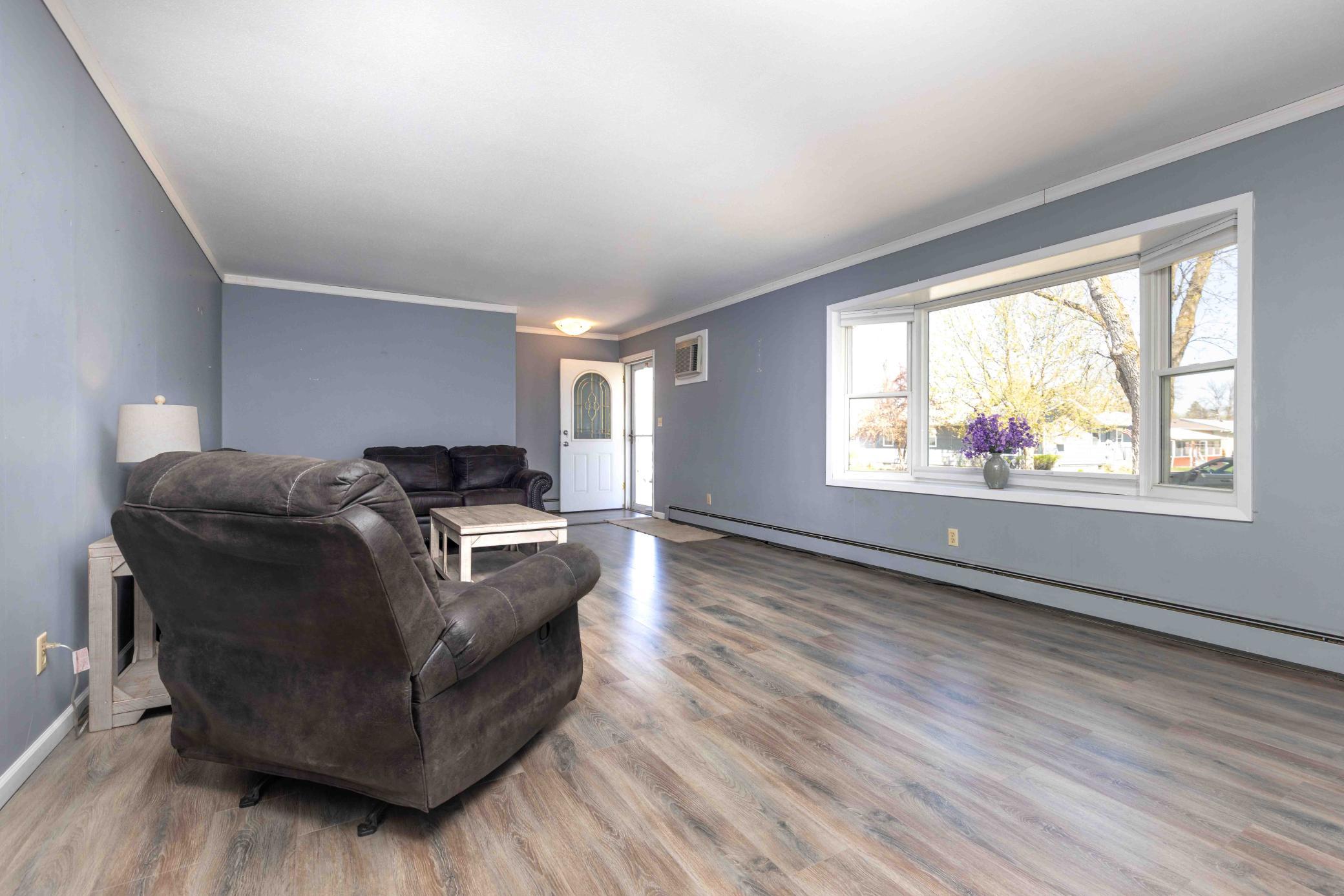 702 3 Ave barnsville-18.jpeg