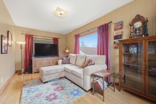 404 2nd Avenue NE, Hillsboro, ND 58045