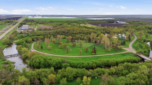 404 2nd Avenue NE, Hillsboro, ND 58045