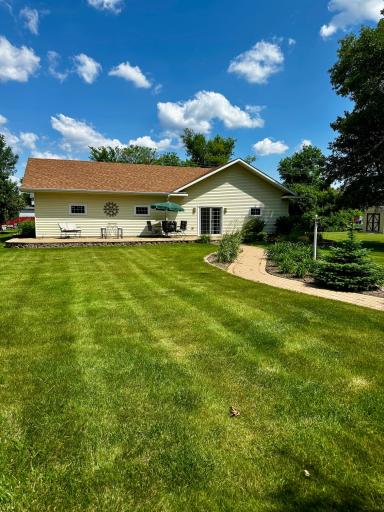 404 2nd Avenue NE, Hillsboro, ND 58045