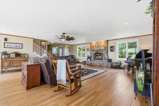 07-Living Room.jpg