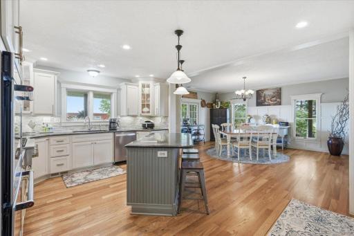 10-Kitchen.jpg