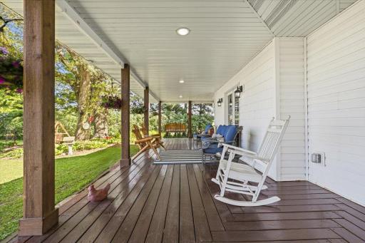 06-Front Porch.jpg