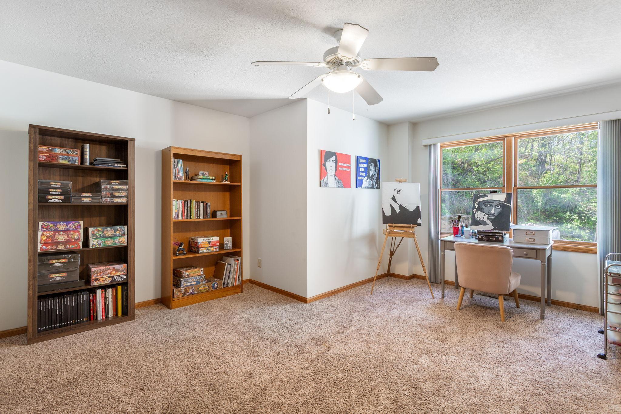 Rare 2nd Main Level Bedroom, Nice Sized!