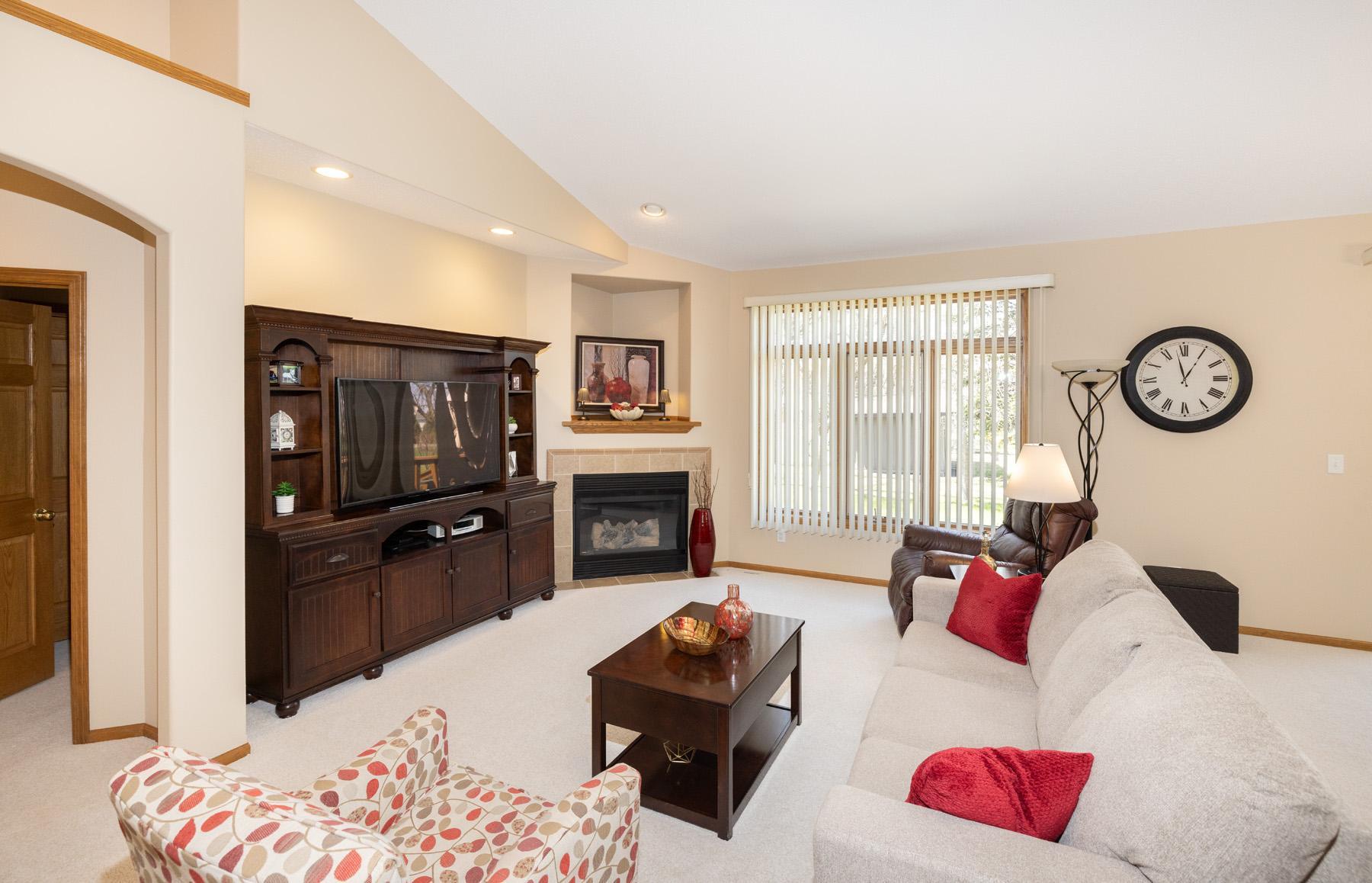 Living Room w/Gas Fireplace
