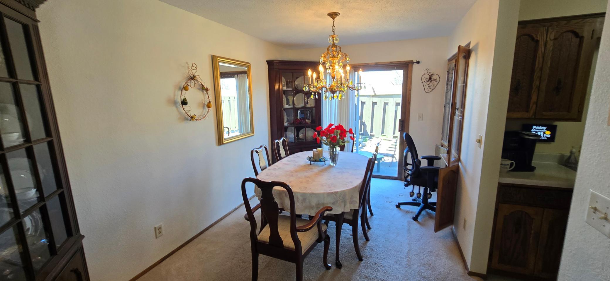 Dining rm