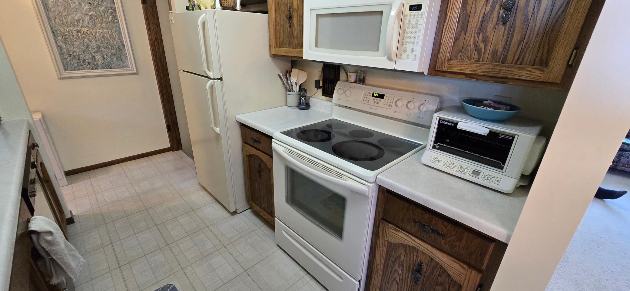 Kitchen.b