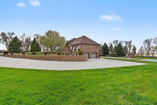 1358 US Highway 75, Pipestone, MN 56164