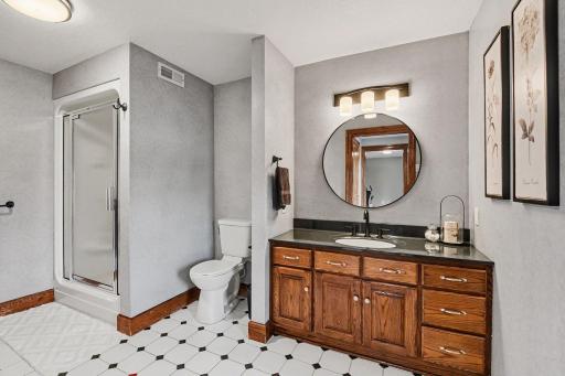 4th bedroom has private walkin closet & bath
