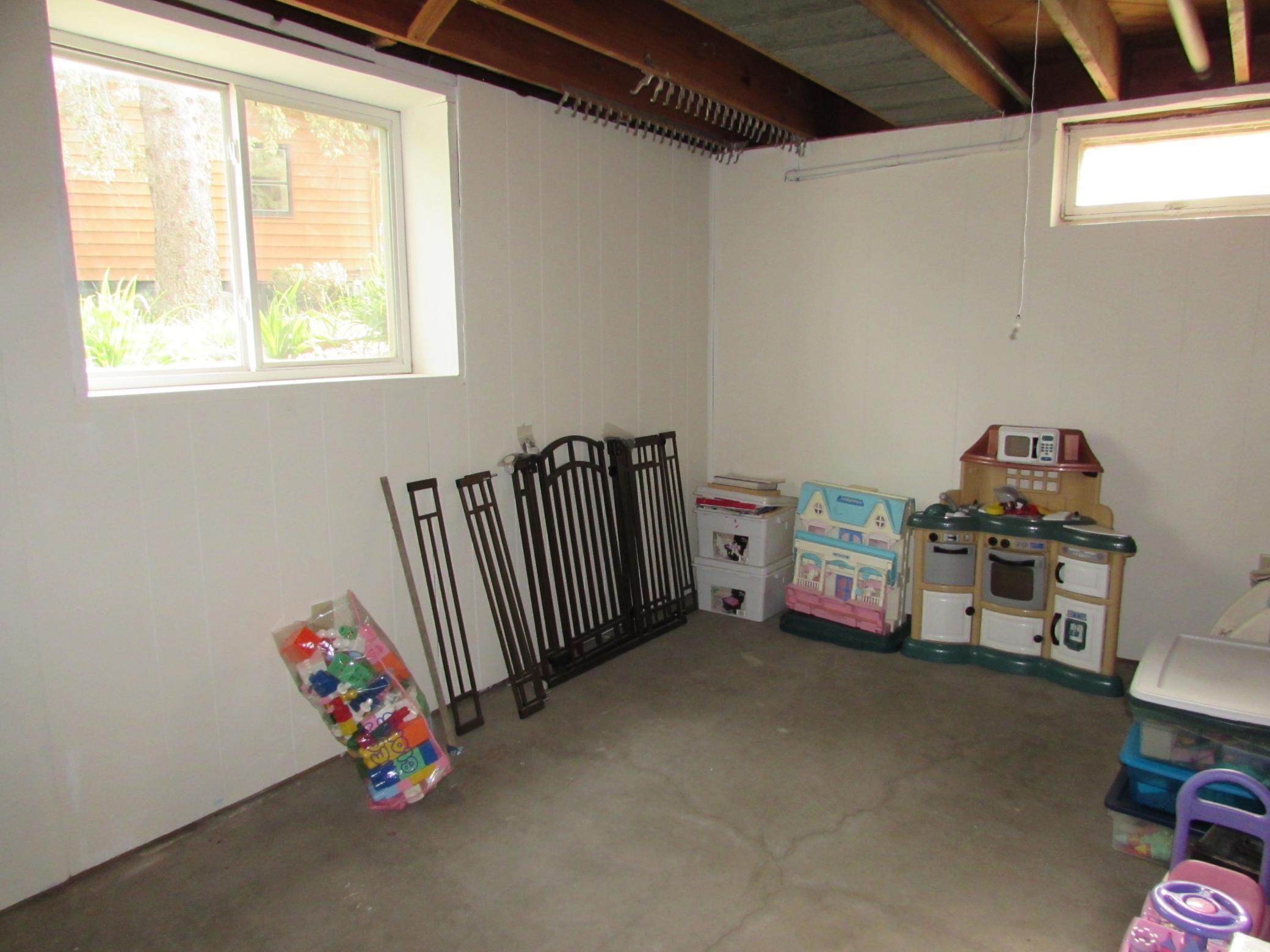 Potential 5th Bedroom/Office/Toy Room