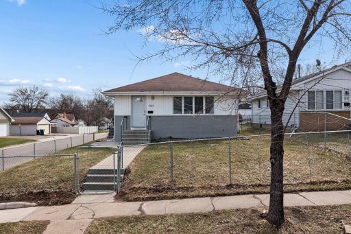 4257 5th Street NE, Minneapolis, MN 55421