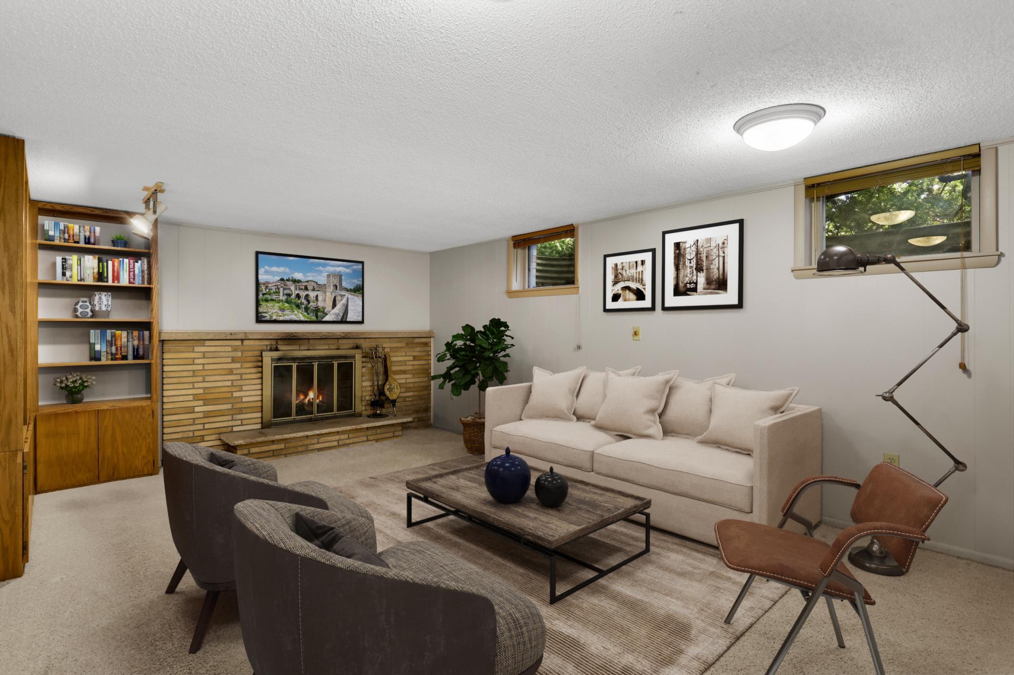 10 Family Room Image-21 fl.jpg