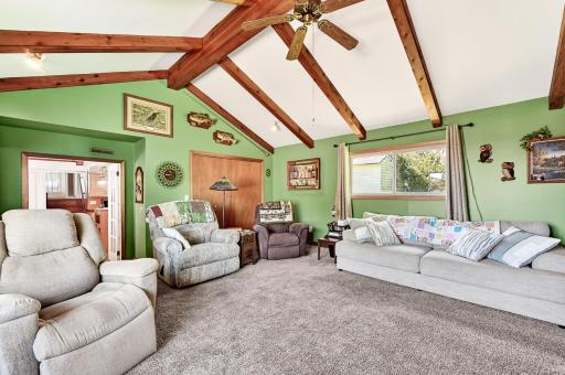 305 4th Avenue NW, Dodge Center, MN 55927