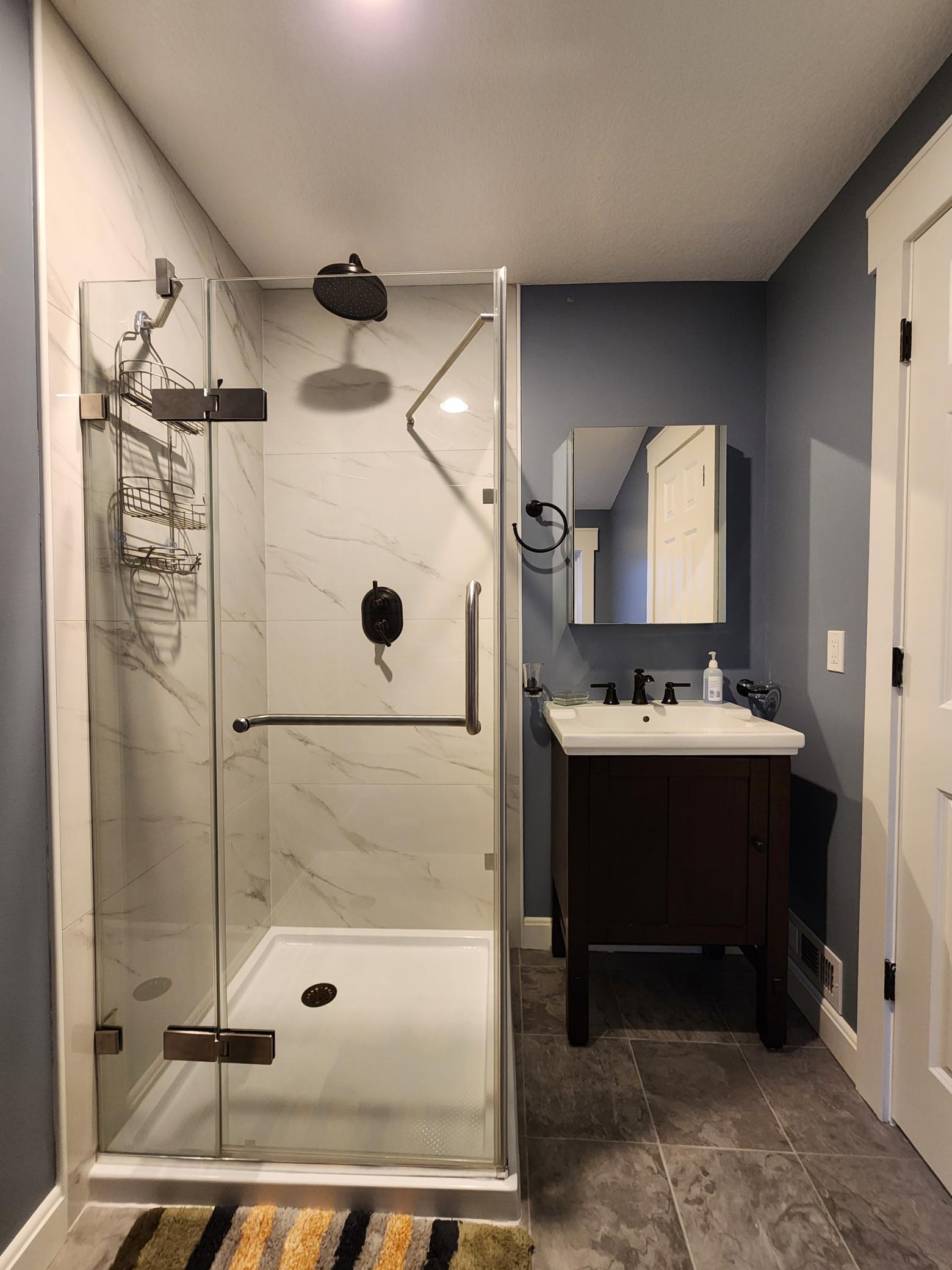 3/4 shower