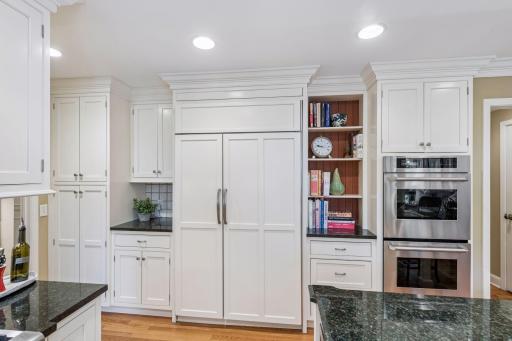 Built ins throughout to display kitchen decor