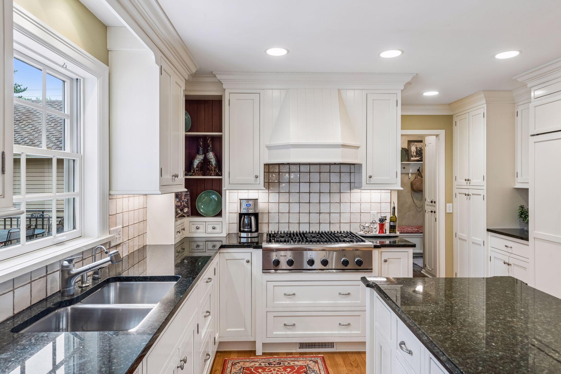 Light and bright kitchen