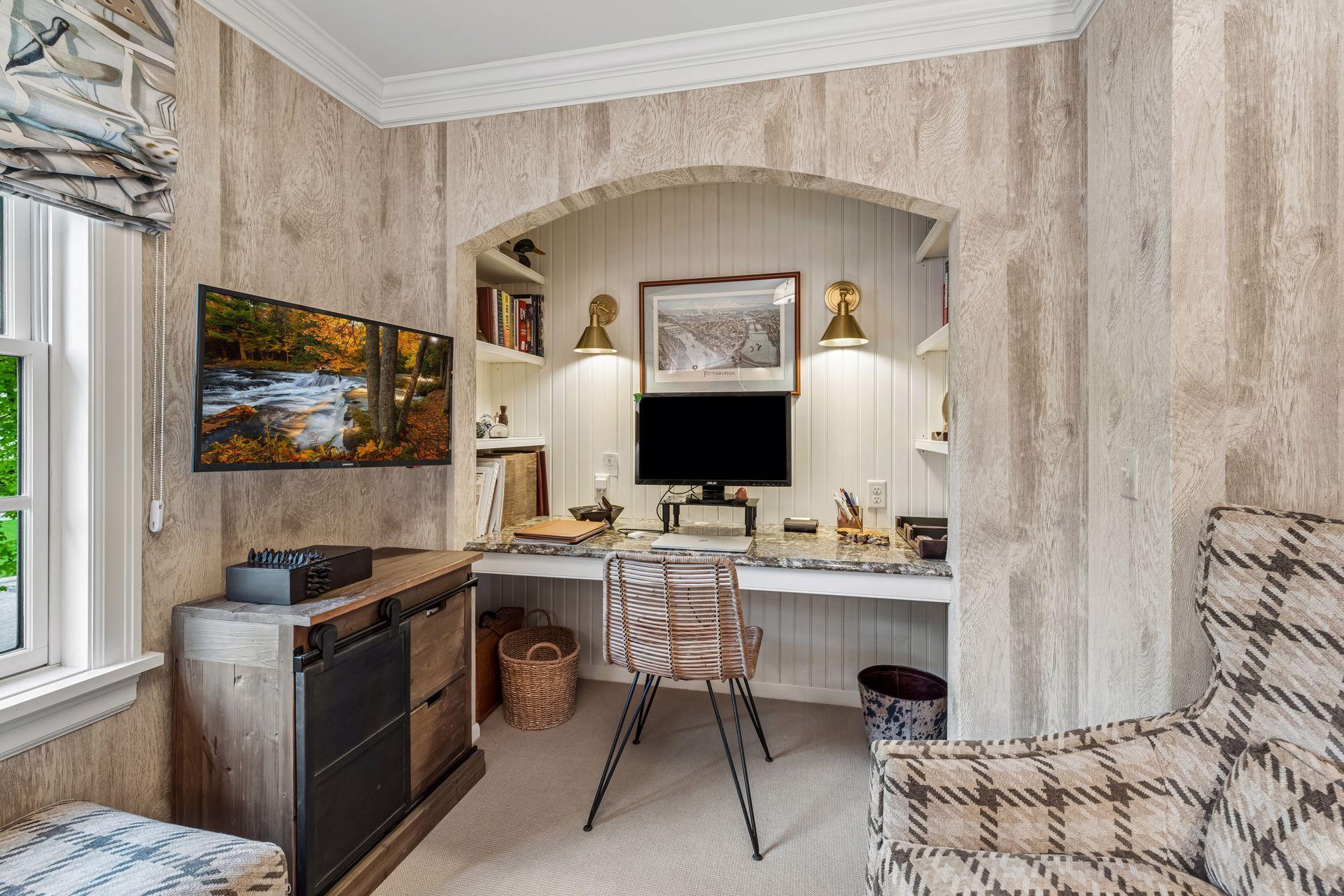 Fourth bedroom on the upper level