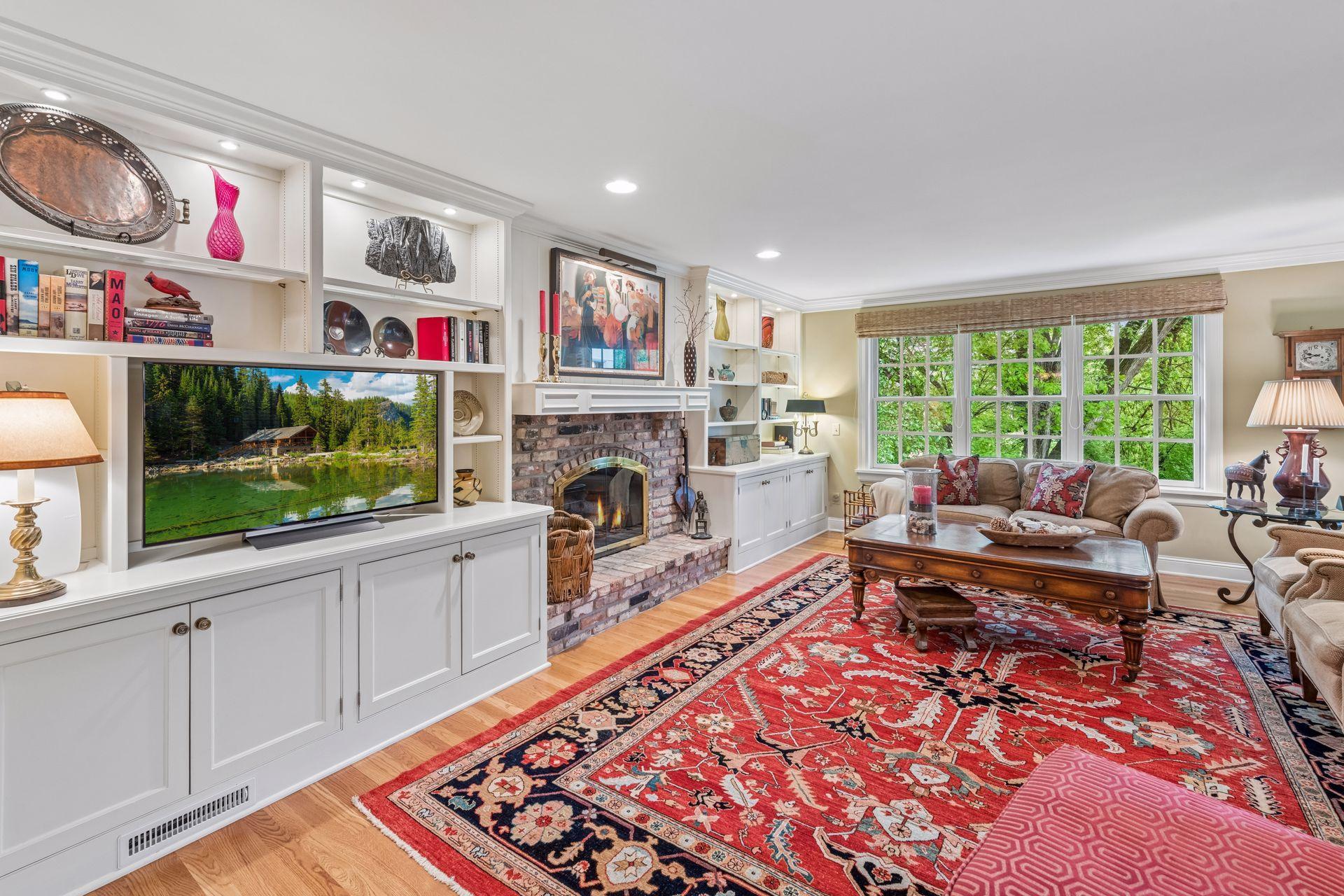 Enjoy an abundance of built-ins