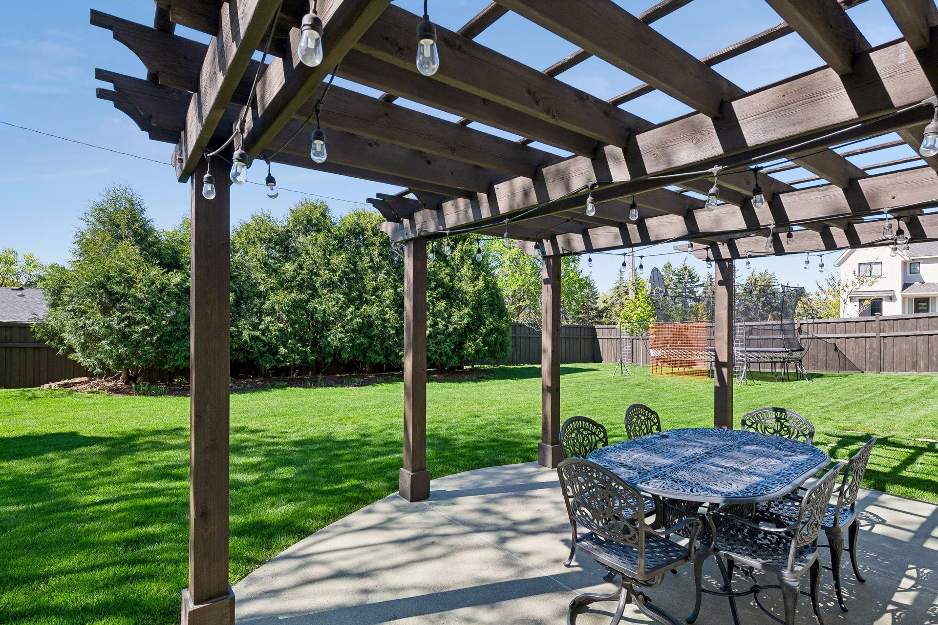 Backyard Patio w/ Pergola