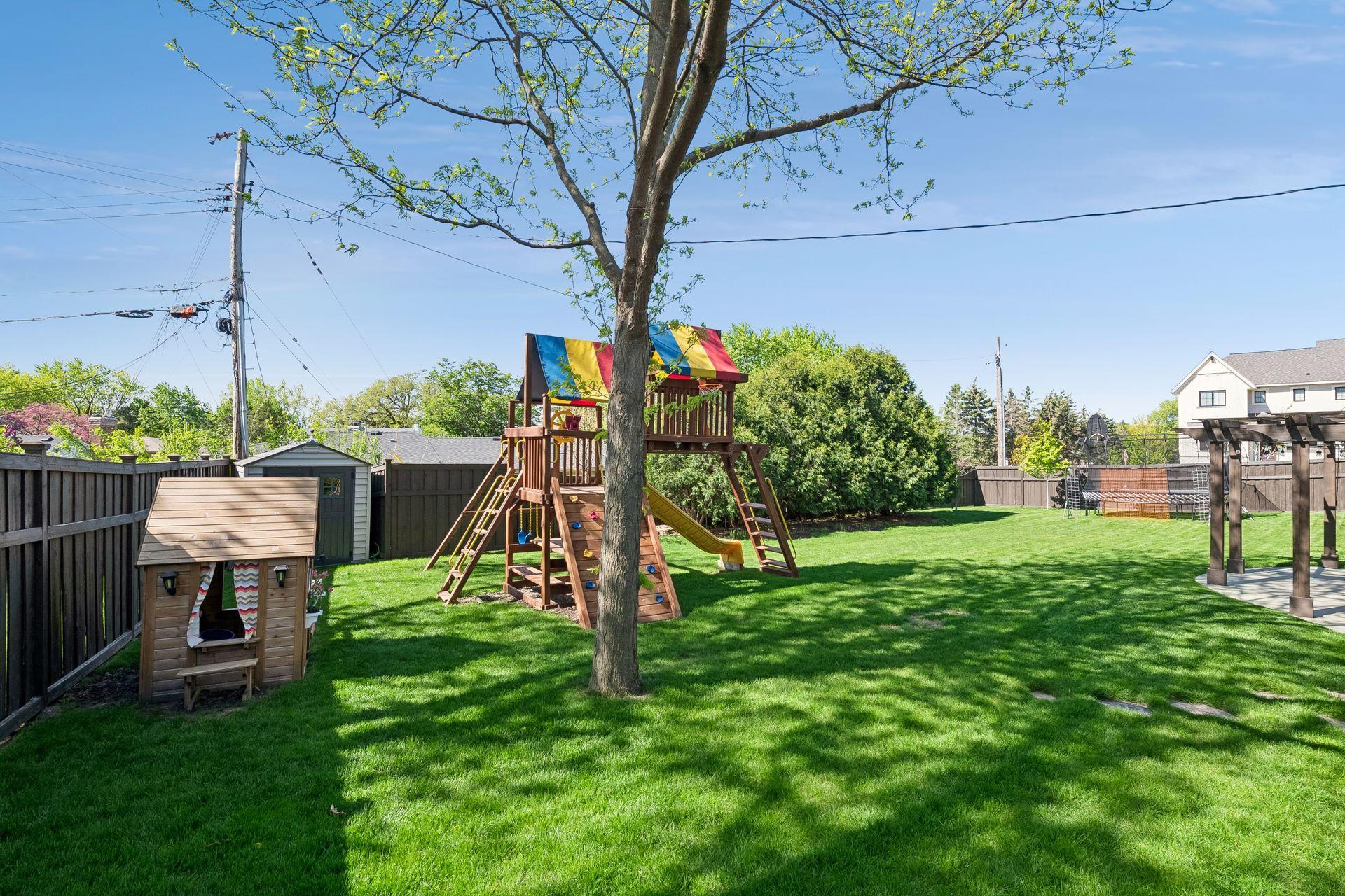 Fully Fenced Backyard w/ Sonos Sound System