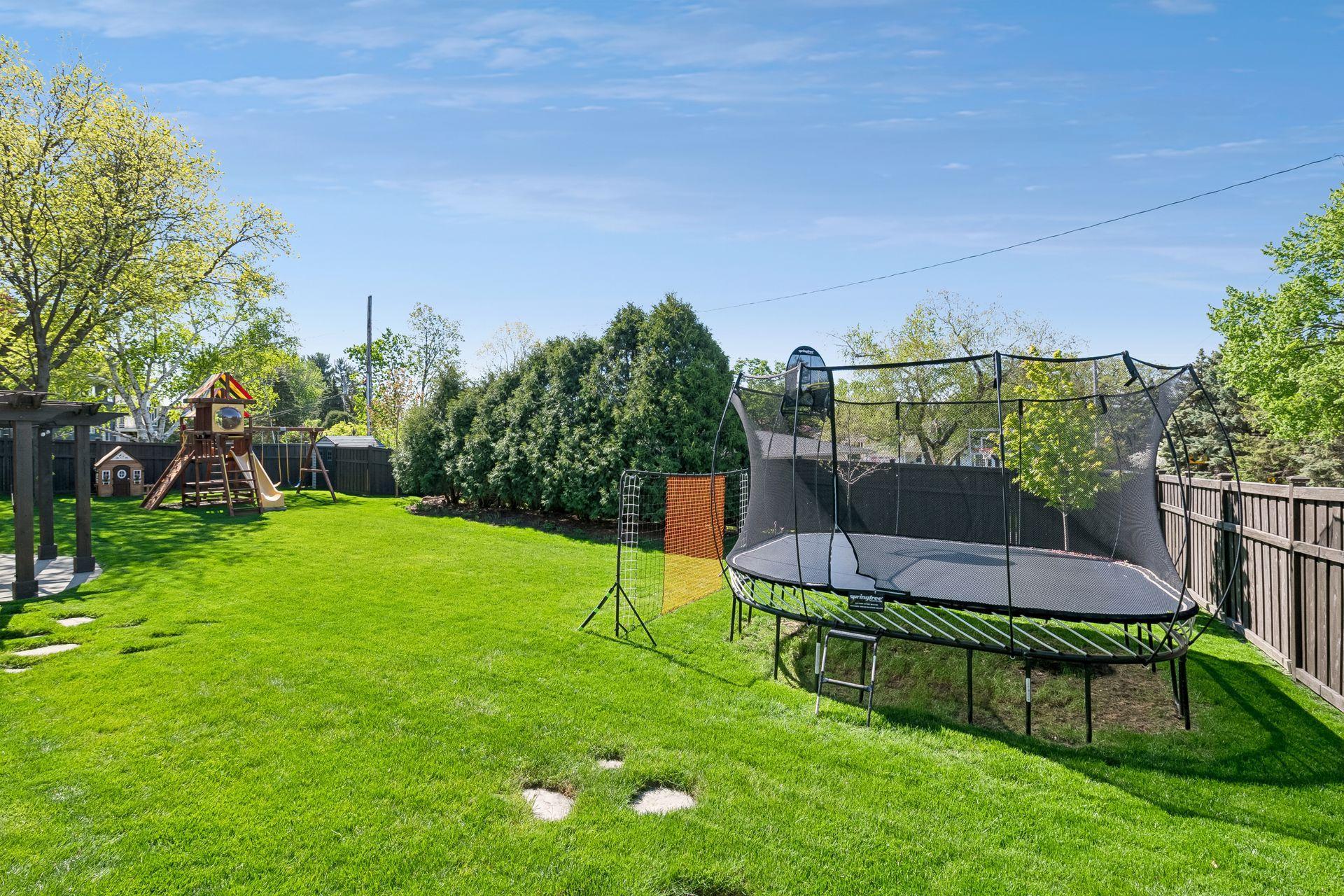 Fully Fenced Backyard w/ Sonos Sound System