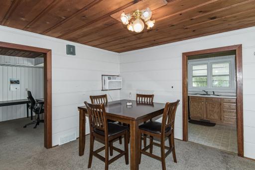 18 4th Avenue NE, Dodge Center, MN 55927