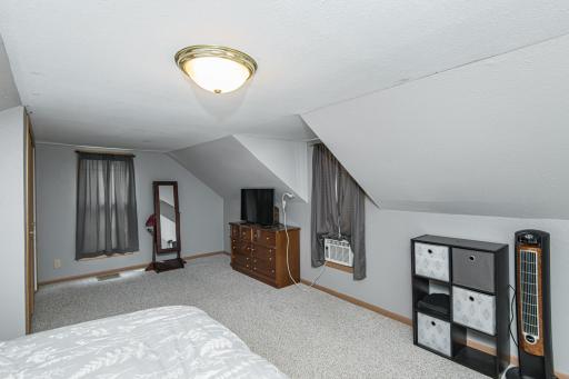 18 4th Avenue NE, Dodge Center, MN 55927