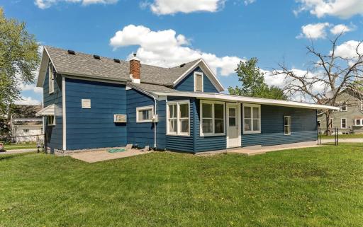 18 4th Avenue NE, Dodge Center, MN 55927