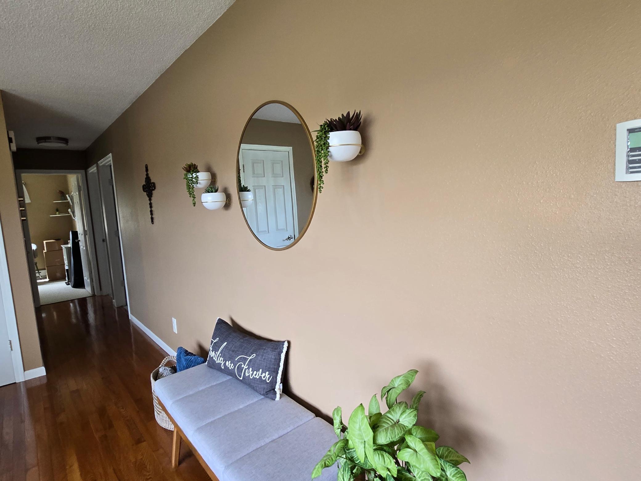 hallway to bedrooms.jpg