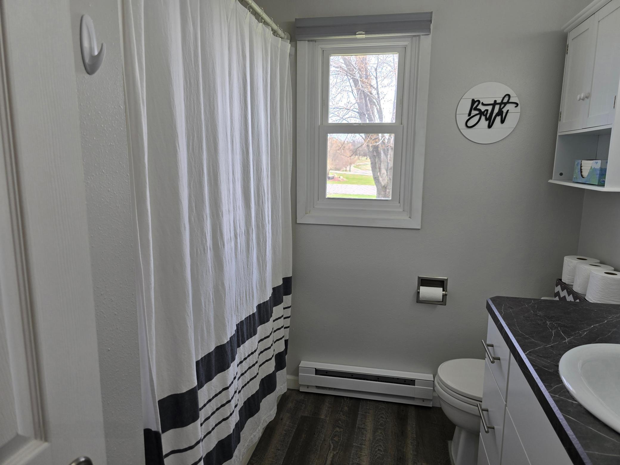 bathroom main floor.jpg