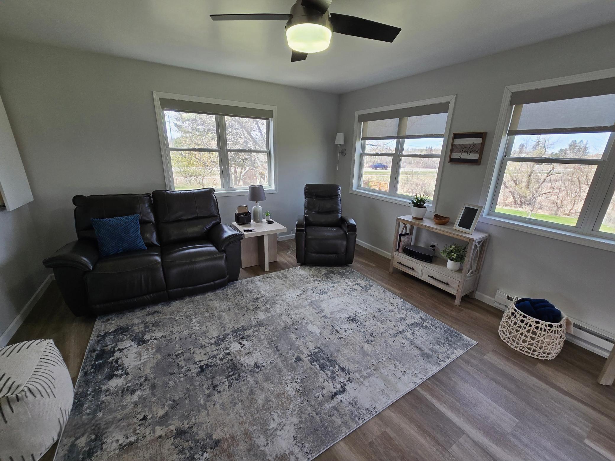 Sunroom West.jpg