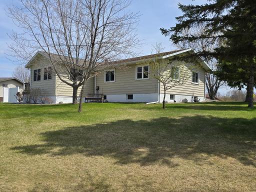 800 Willow Springs Road, Detroit Lakes, MN 56501