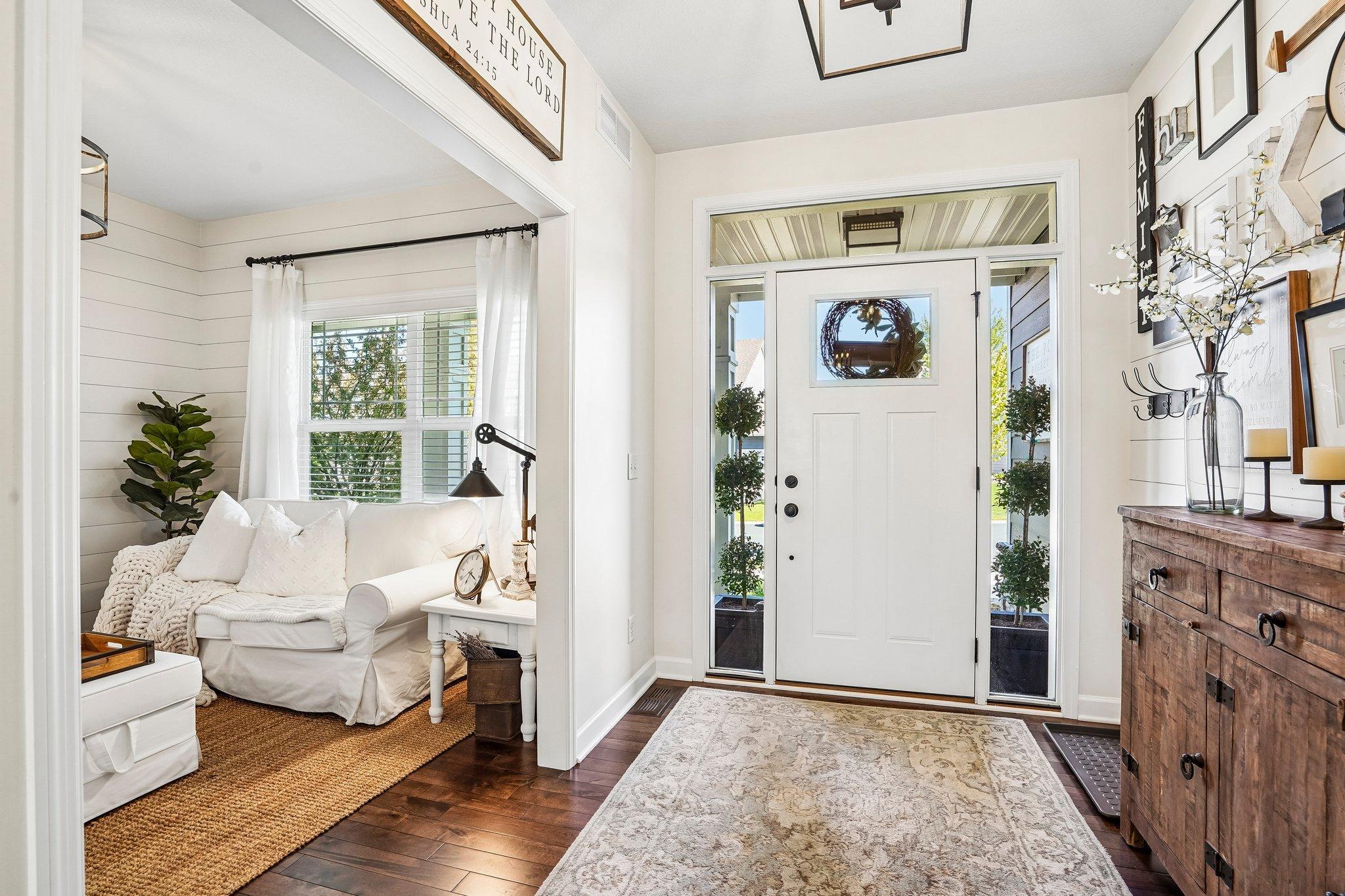 6-web-or-mls-151st Street-S1205-006.jpg
