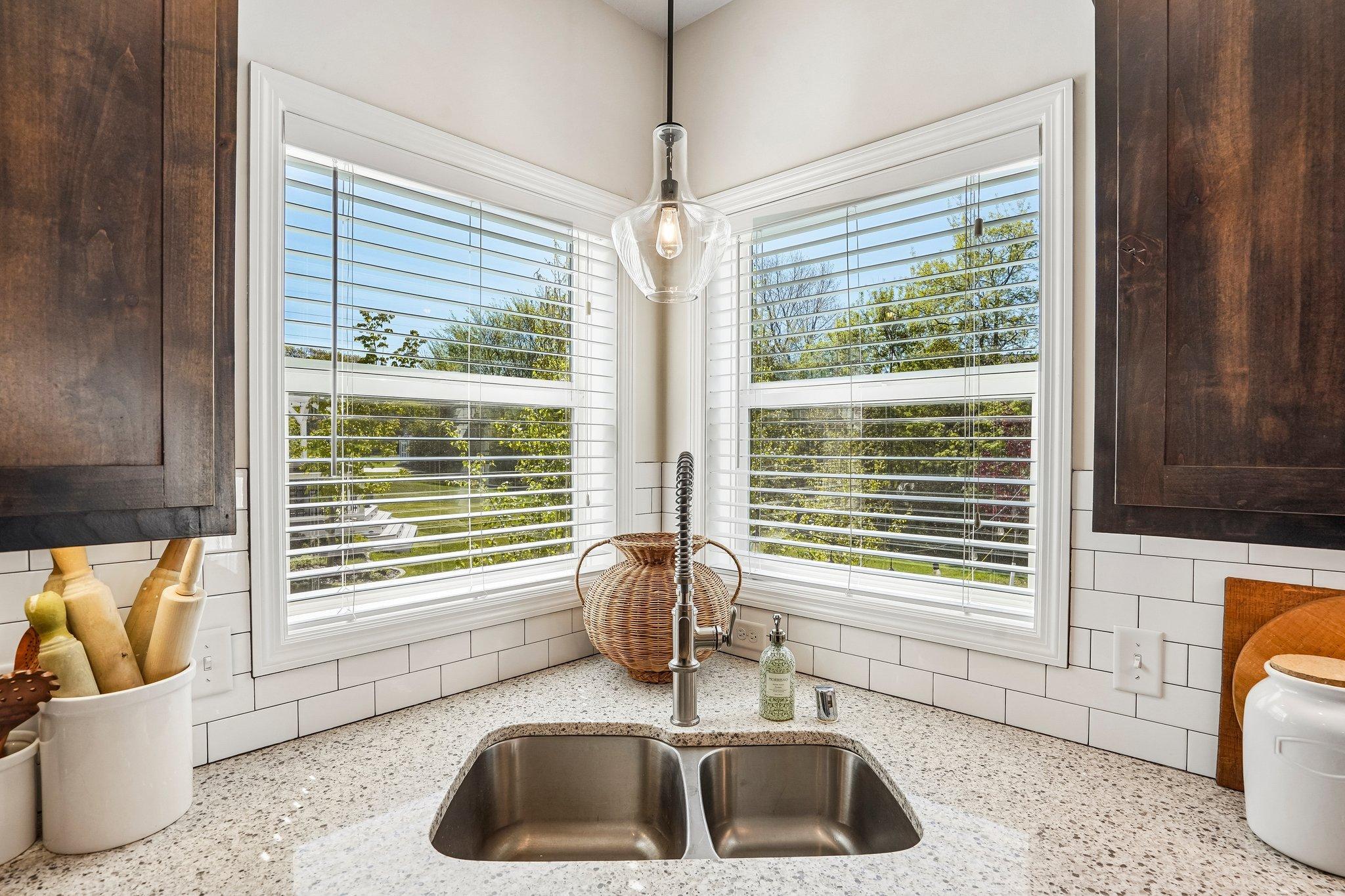 23-web-or-mls-151st Street-S1205-023.jpg