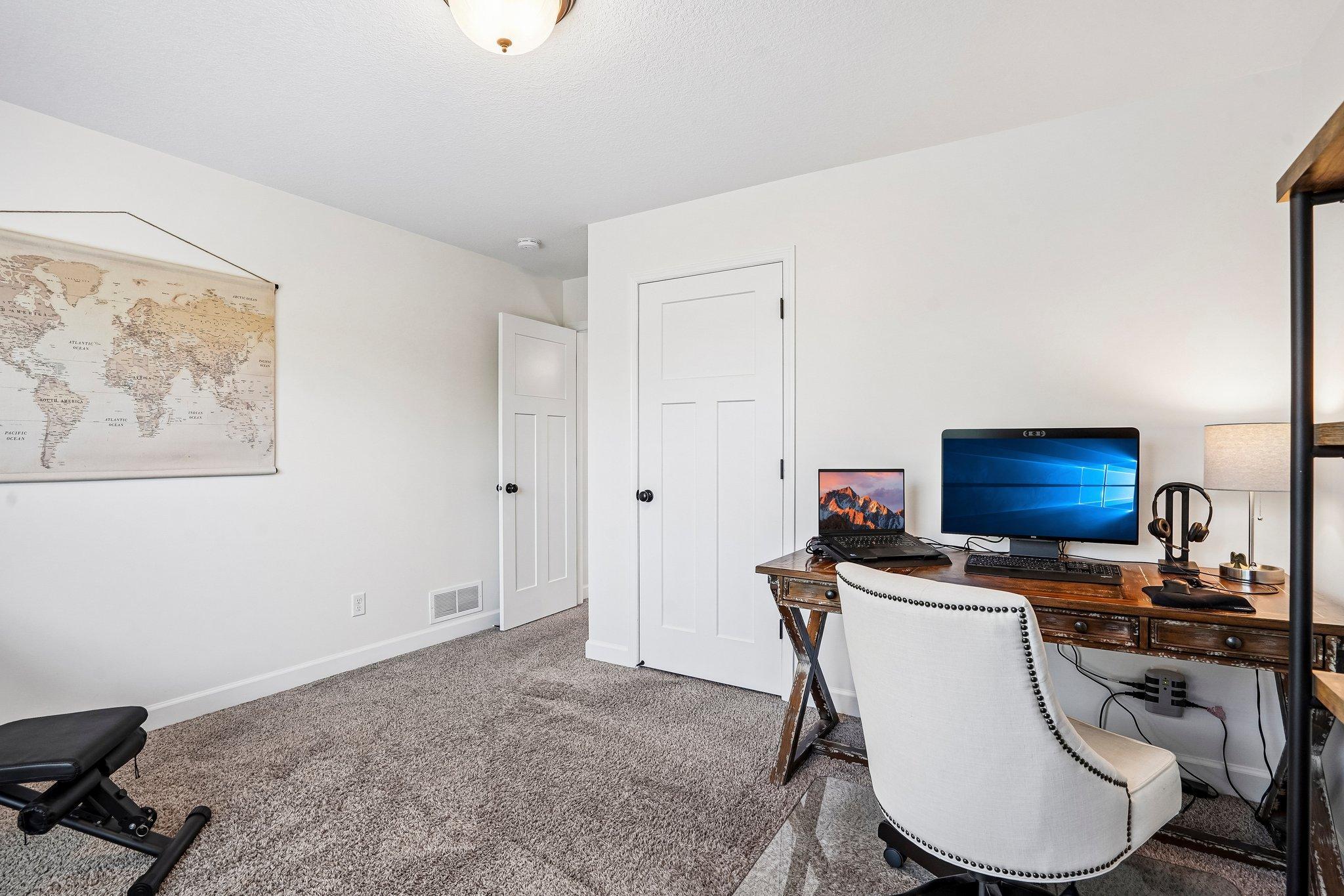 30-web-or-mls-151st Street-S1205-030.jpg