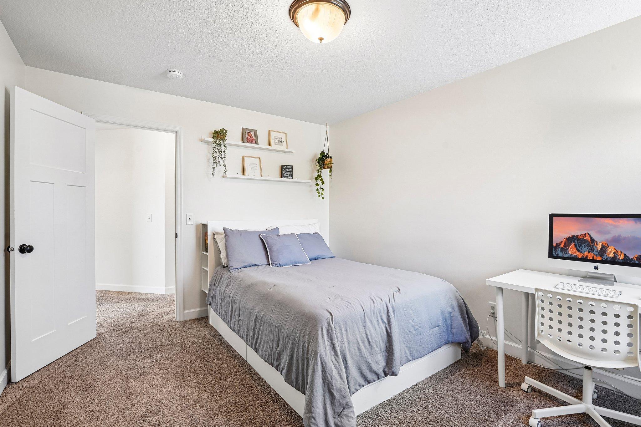 35-web-or-mls-151st Street-S1205-035.jpg