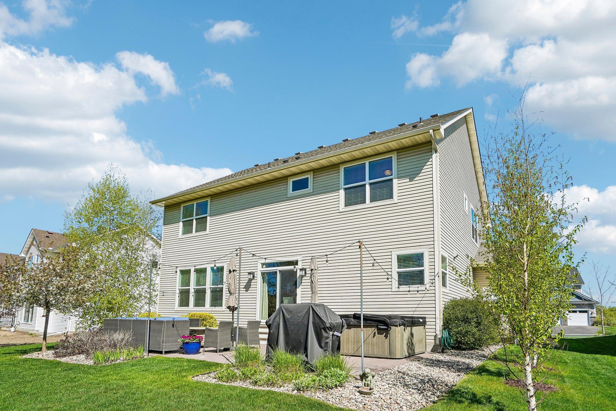 61-web-or-mls-151st Street-S1205-061.jpg