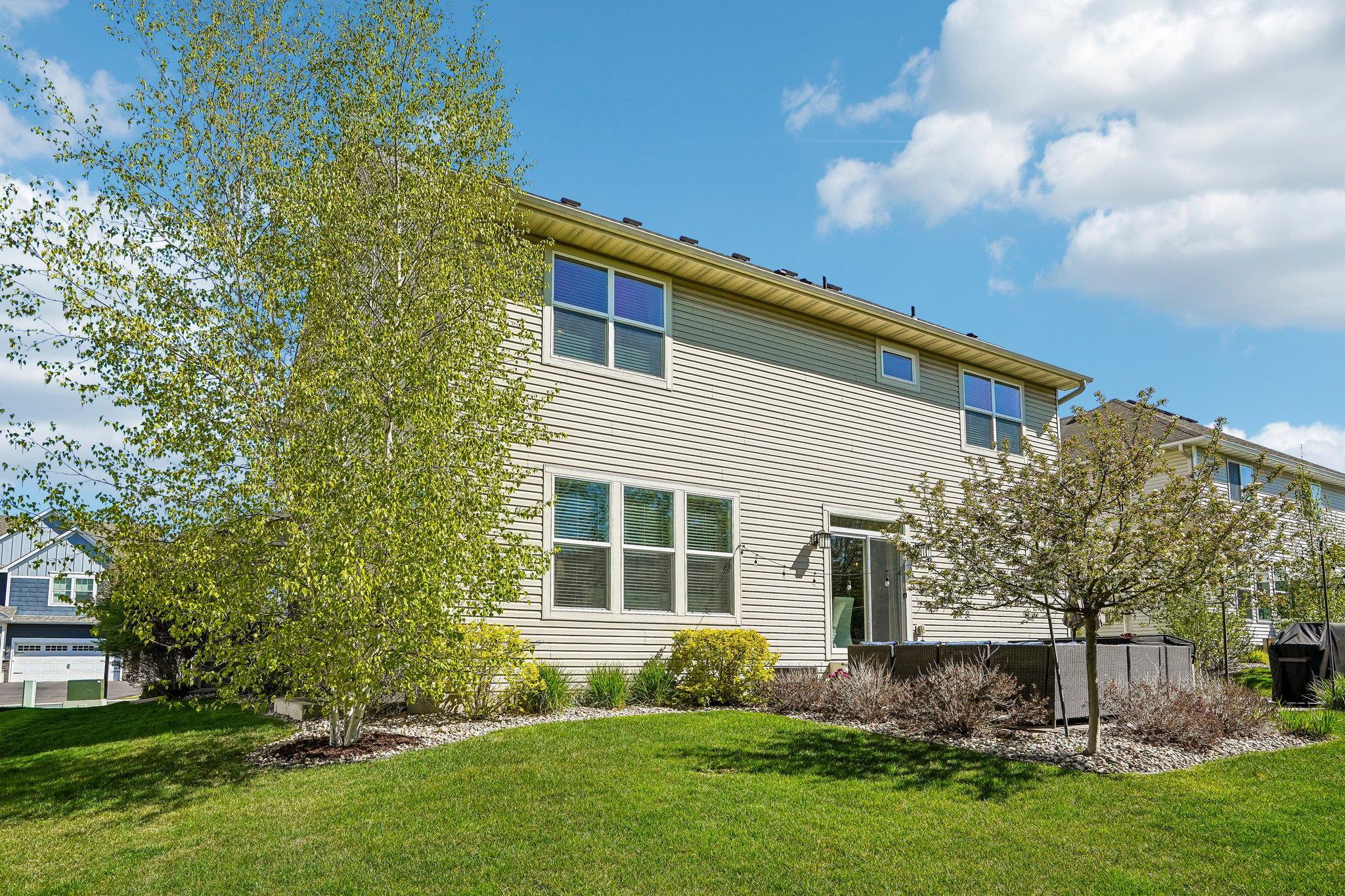 59-web-or-mls-151st Street-S1205-059.jpg