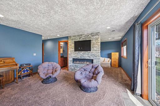 1737 Philipp Drive, Shakopee, MN 55379