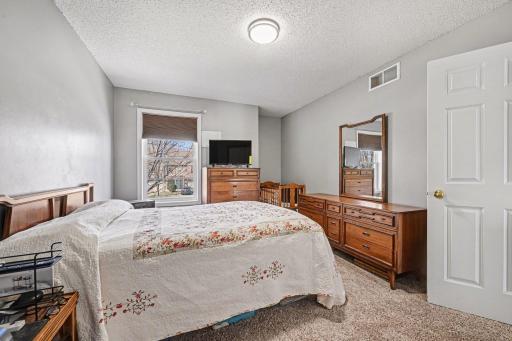 1737 Philipp Drive, Shakopee, MN 55379