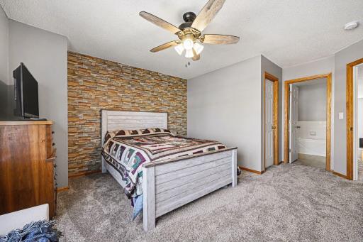 1737 Philipp Drive, Shakopee, MN 55379