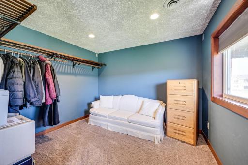 1737 Philipp Drive, Shakopee, MN 55379