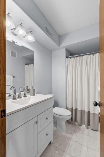 8461 Vagabond Lane N, Maple Grove, MN 55311