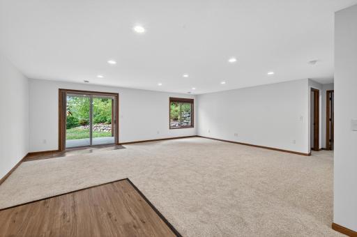 1589 Christie Place, Saint Paul, MN 55106