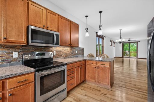 1589 Christie Place, Saint Paul, MN 55106