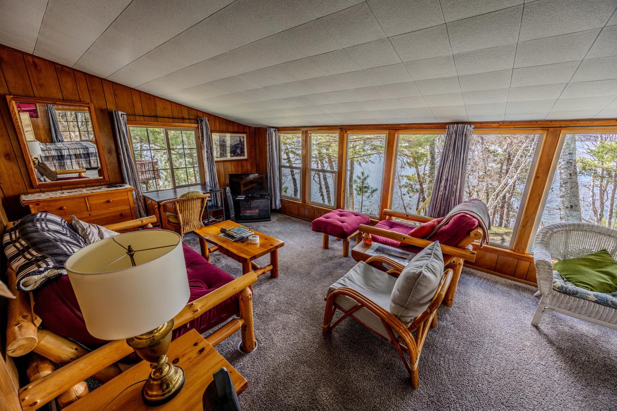 Living Area & Flex Space