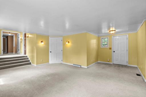 613 Labore Road, Saint Paul, MN 55117