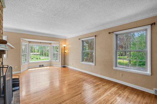 613 Labore Road, Saint Paul, MN 55117