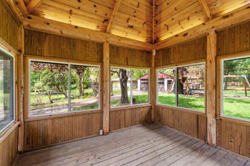 613 Labore Road, Saint Paul, MN 55117