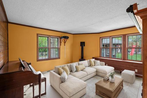 613 Labore Road, Saint Paul, MN 55117
